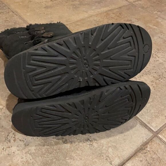 UGG Black Bailey Button Suede Winter Boots Womens US 5 EU 35 - Picture 6 of 12